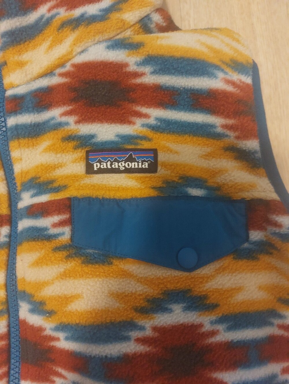 Patagonia Aztec Print Fleece Vest in Red, Yellow, Teal Large - Picture 4 of 6